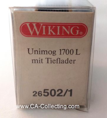 Foto 2 : WIKING 26502/1 - MB UNIMOG 1700 L MIT TIEFLADER. In...