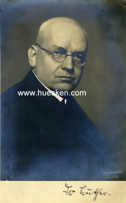LUTHER, Hans. Reichskanzler in der Weimarer Republik...