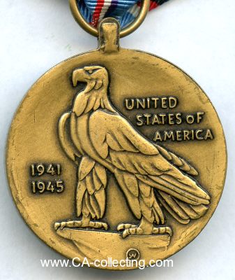 Foto 2 : AMERICAN CAMPAIGN MEDAL 1941-1945. Bronze 33mm am Band...