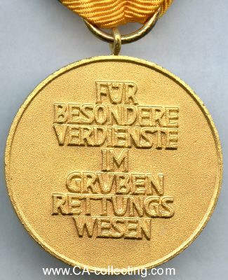 Foto 2 : GRUBENWEHR-EHRENZEICHEN IN GOLD 1953. Bronze vergoldet....