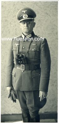 PORTRÄTPHOTO 13x6cm: Oberleutnant mit Mütze und...