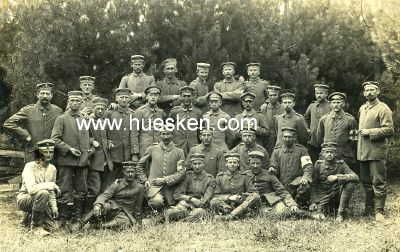 PHOTO 9x14cm: Gruppe feldgrauer Soldaten mit...