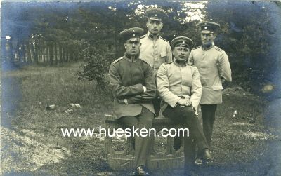 PHOTO 9x13cm: Vier Offiziere 'keep smiling'. 1907 als...
