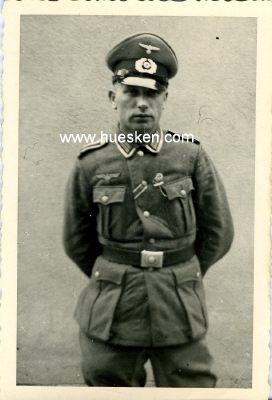 KLEINES PORTRÄTPHOTO 9x6cm: Unteroffizier in Uniform...