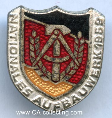 NATIONALES AUFBAUWERK (NAW). Aufbaunadel 1959 in Silber....
