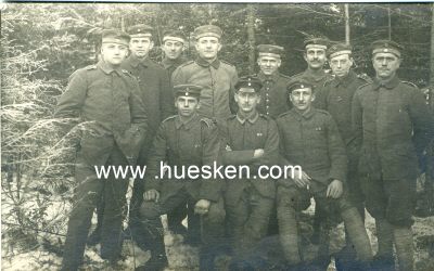 PHOTO 9x14cm: Gruppe Soldaten mit Unteroffizier.