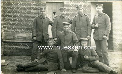 PHOTO 9x14cm: Sieben feldgraue Soldaten. 1918 als...