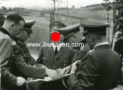 PHOTO 12x16cm um 1939/1940: Hitler mit...