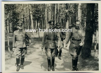 HOFFMANN-PHOTO 8x12cm um 1941: Gerhard Engel begleitet...