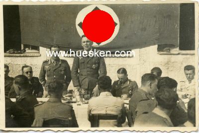 PHOTO 5,5x8,5cm: Offizier mit Eisernen Kreuz 1.Klasse und...
