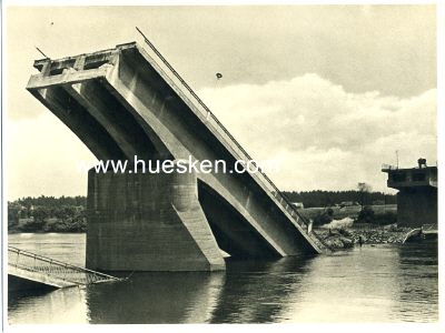 GROSSES PHOTO 18x23cm: zerstörte Brücke.