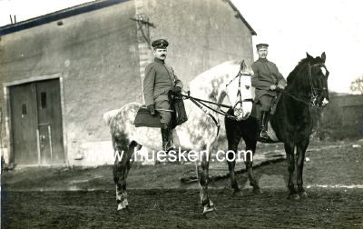 PHOTO 9x14cm: Hauptmann Lambert nebst Bursche zu Pferd....