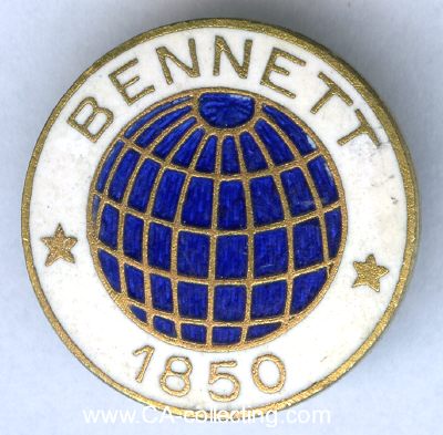 EMAILLIERTE ANSTECKNADEL UM 1930 'Bennett 1850'. 21mm