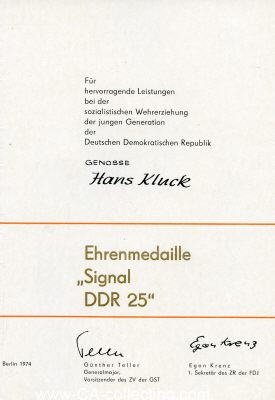 Foto 4 : EHRENMEDAILLE 'SIGNAL DDR 25' 1974. Buntmetall. 30,5mm an...