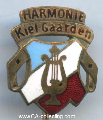 GAARDEN (KIEL). Abzeichen des Gesangverein Harmonie...