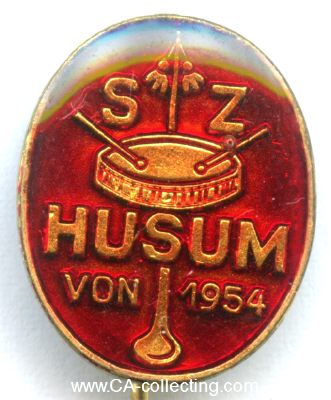 HUSUM. Abzeichen des Spielmannszug Husum von 1954. 19mm...