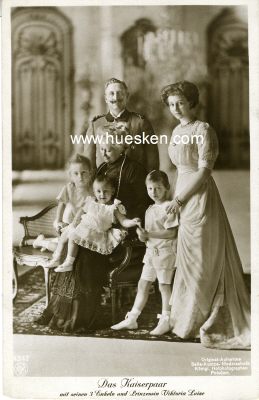 PHOTO-POSTKARTE Das Kaiserpaar mit seinen 3 Enkeln und...