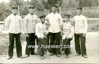 PHOTO Gruppenaufnahme mit 6 Soldaten, gelaufen.