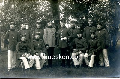 PHOTO-POSTKARTE Gruppenaufnahme mit Soldaten, 1913...