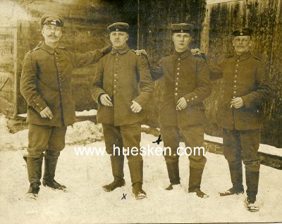 PHOTO 8x11cm: Vier feldgraue Soldaten im Schnee,1916 als...