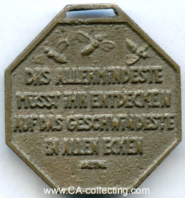 Photo 2 : FRANKFURT/MAIN. Dank-Medaille um 1916. Kopf eines...