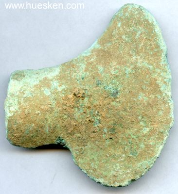 SICHELBEIL - MITTLERE BRONZEZEIT ca. 1500 v. Chr. Bronze....