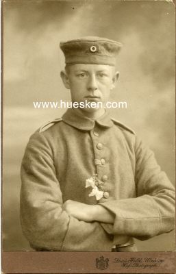 KABINETT-PORTRÄTPHOTO 16,5x10,5cm: Feldgrauer Soldat...