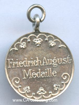 Foto 2 : SILBERNE FRIEDRICH AUGUST-MEDAILLE 1905. Miniatur 15mm...