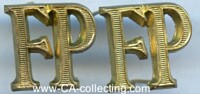 1 PAIR GILDED METAL SHOULDER BOARD DEVICES